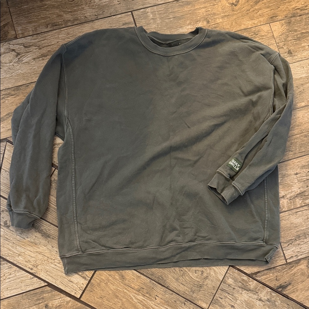 DD crewneck